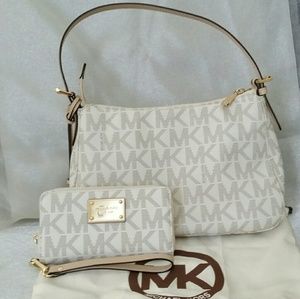 Shoulder bag and wristlet set